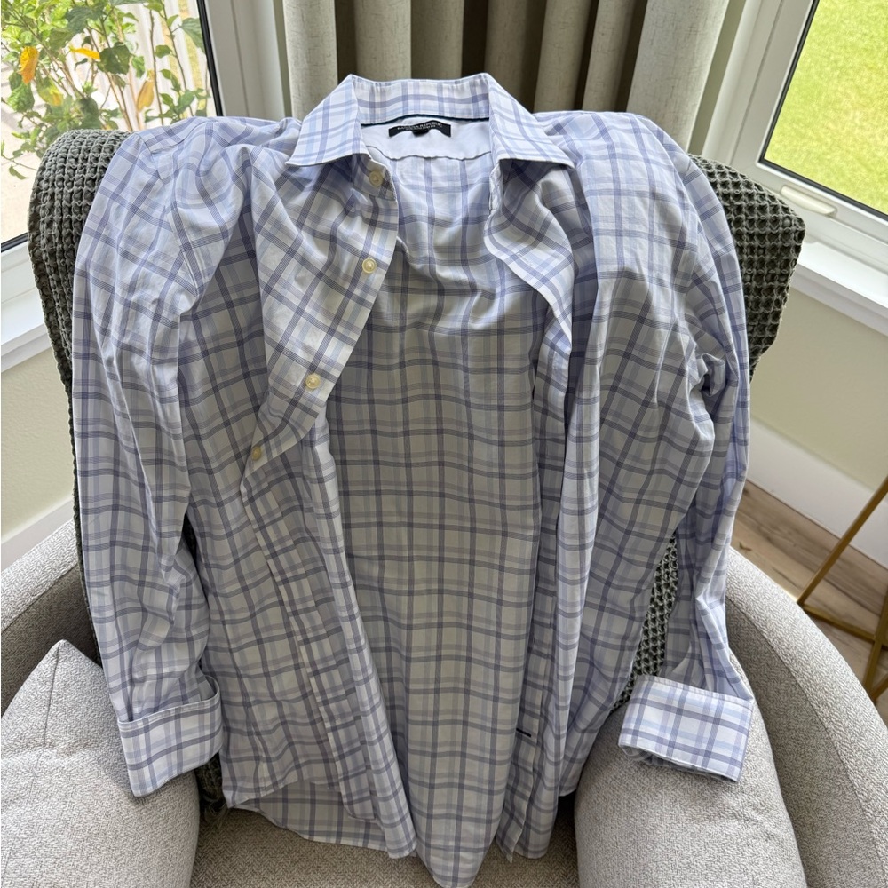 Banana Republic Blue and White Casual Button Down Shirt